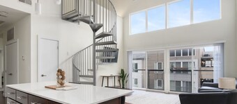 Luxury 2-Bed 2-Bath in Grandview