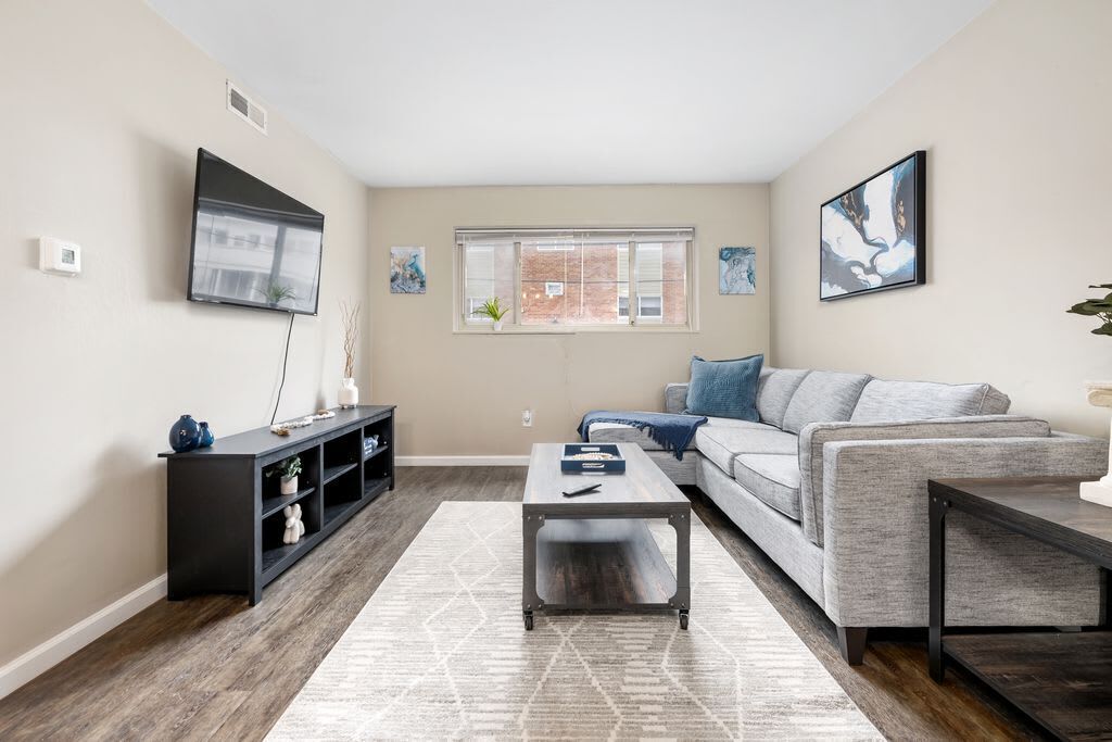 Modern 2 Bed Apartment in the Heart of Columbus