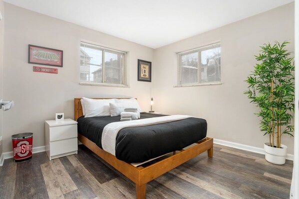 2 bedrooms, WiFi, bed sheets - Just listed! Two bedroom on OSU campus (Columbus)