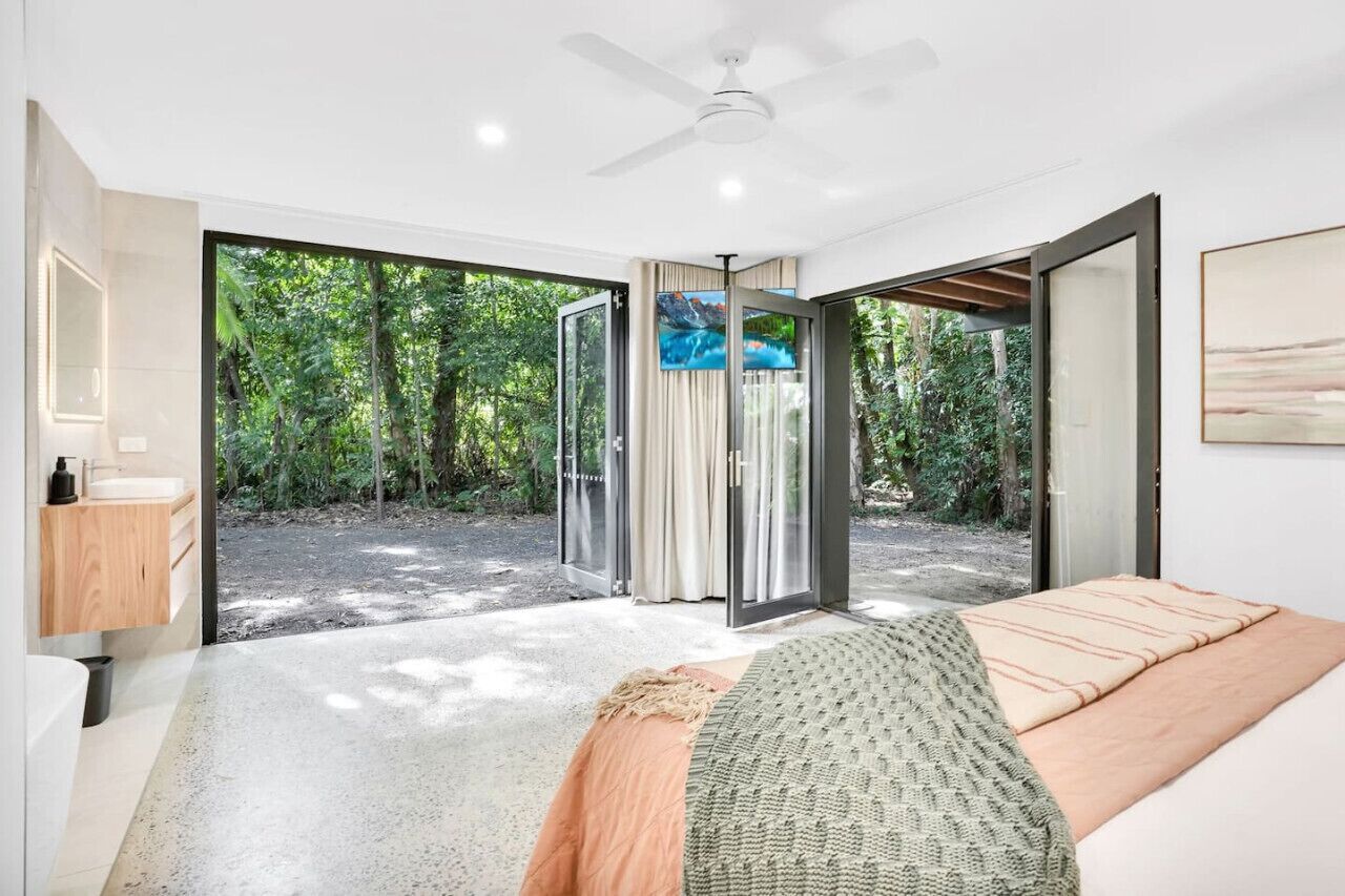 Pixie Haven- Coastal Bliss Meets Rainforest Tranquility  Luxurious Beachfront Escape - Cairns