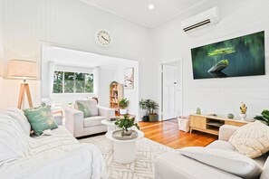 Smart TV, books