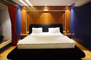 Luxury Villa | 6 bedrooms, free WiFi