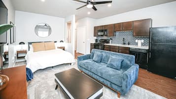 1 Schlafzimmer, Schreibtisch, Bügeleisen/Bügelbrett, WLAN