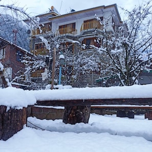 Fachada de la propiedad