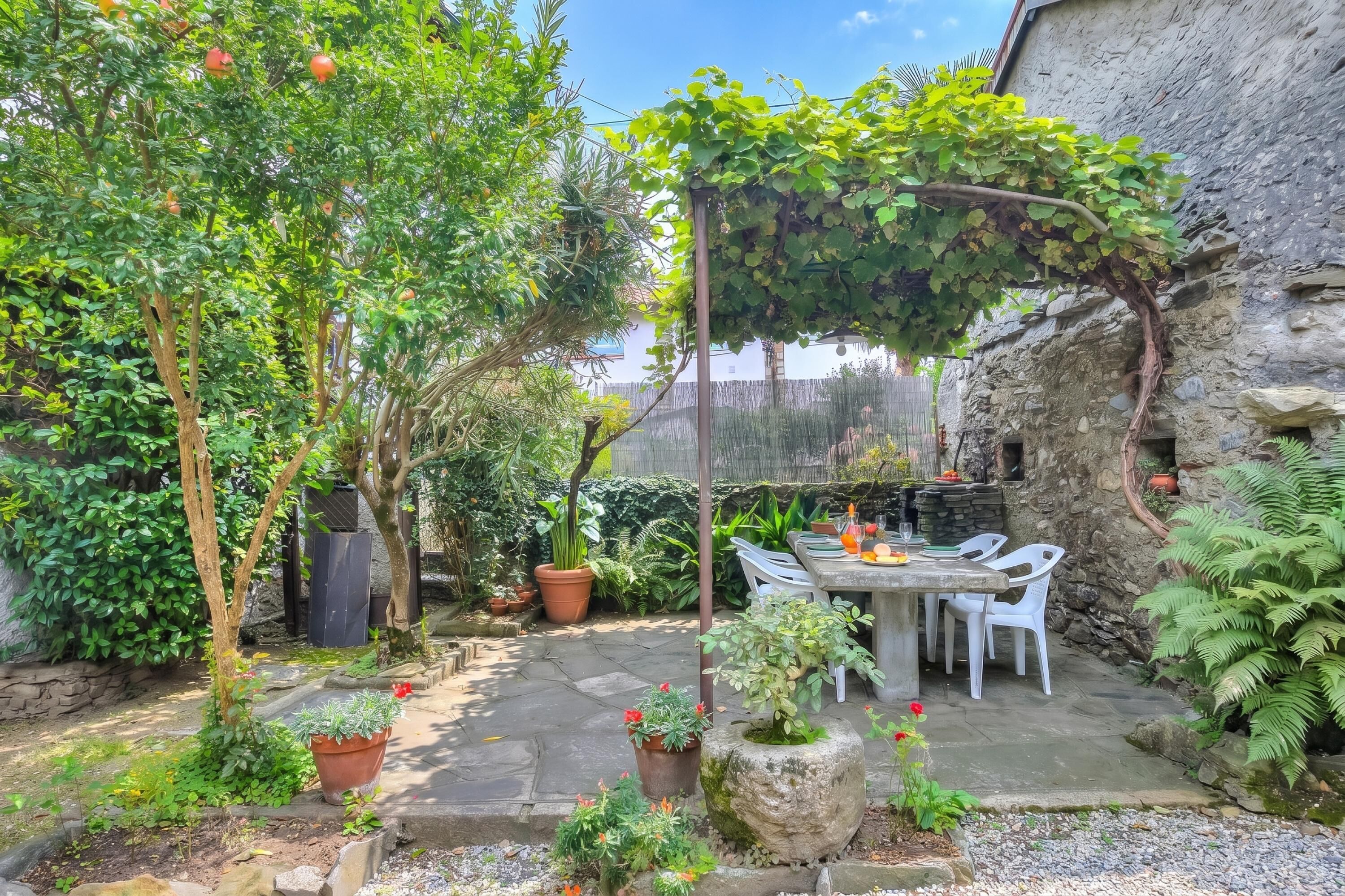 Appartement familial, plusieurs chambres (Il Cortiletto di Marina Pet Friendly) | Restauration en plein air