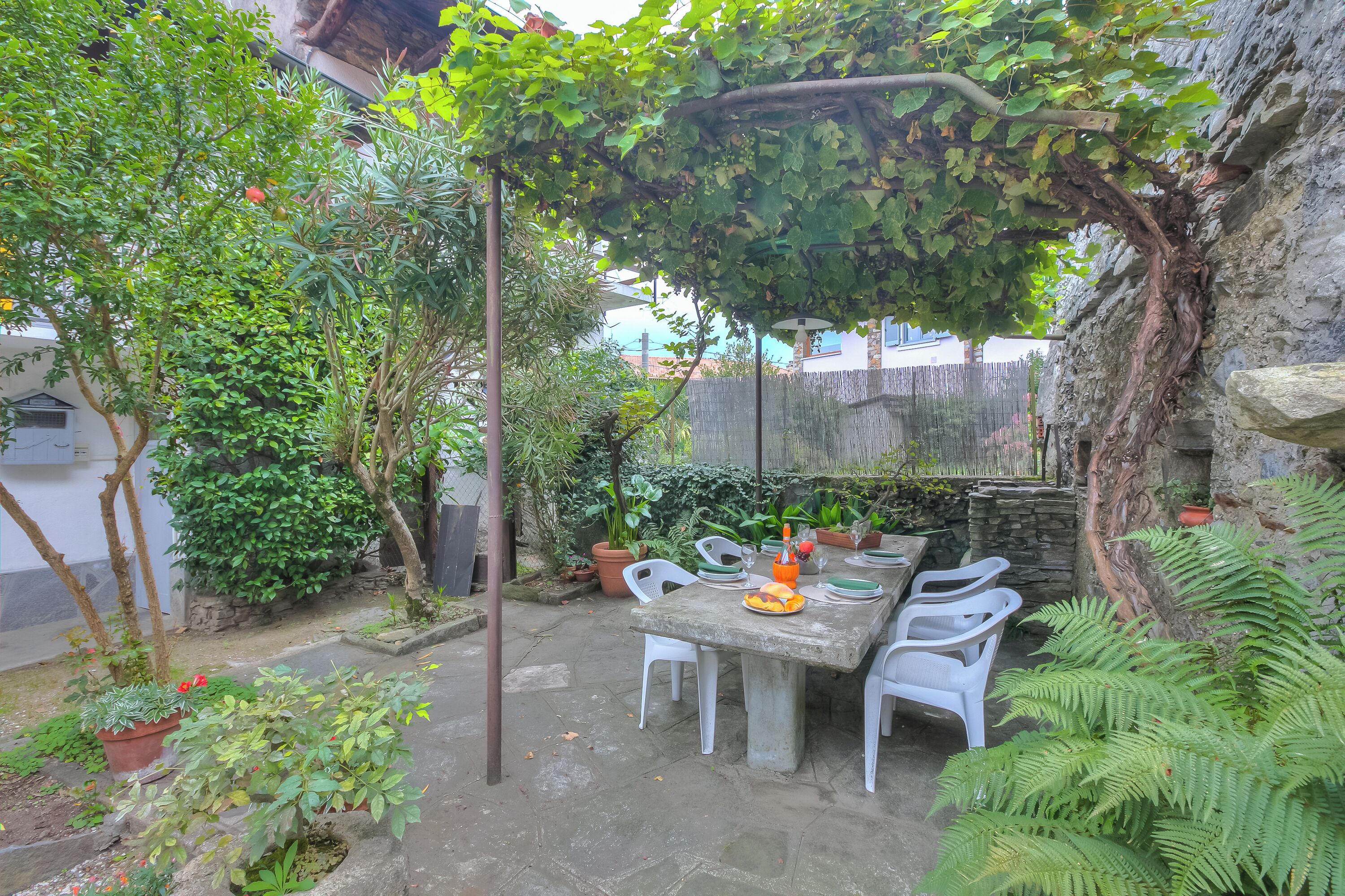 Family Apartment, Multiple Bedrooms (Il Cortiletto di Marina Pet Friendly) | Outdoor dining