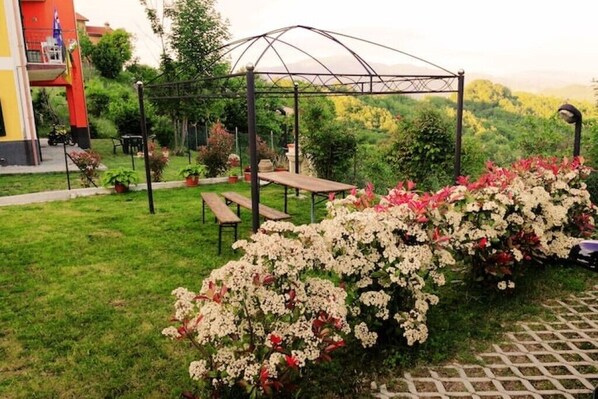 Outdoor dining - Apart x Visit 5terretigulliobay C.c.011018-lt-0004 (Tavarone)