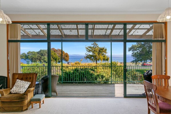 Unclassified image, 1 of 46, button