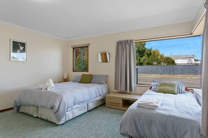 Unclassified image, 2 of 46, button