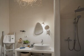 Sterlizia junior suite vista mare 04 | Bathroom | Hair dryer - La Torre Boutique Rooms (Procida)
