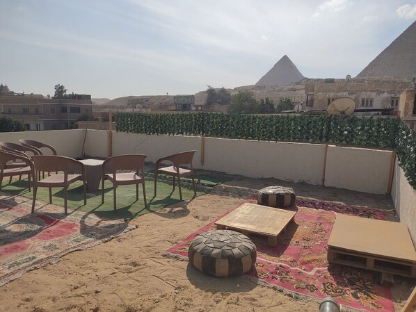 Outdoor dining - Budget Double Room (haram)