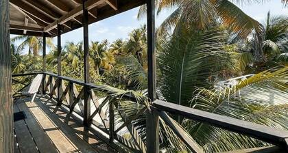 Treehouse W/ Sea View @ North Beach Retreat