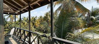 Treehouse W/ Sea View @ North Beach Retreat