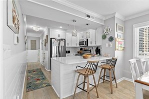 Dining - Pelicans Landing Unit 401 - Oceanfront (Myrtle Beach)