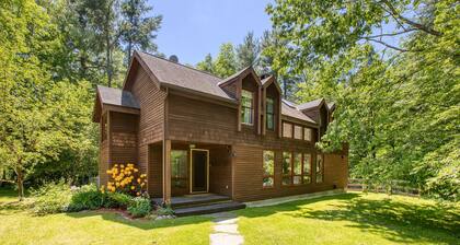 Idyllic Retreat; Hot Tub/Sauna by Evergreen Home