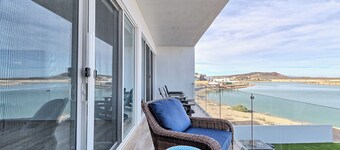 Luxury Retreat at Playa Laguna: 5-Bedroom Bliss
