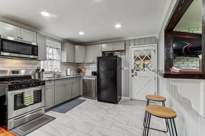 Spacious 4BR Marietta Home, Perfect for Families