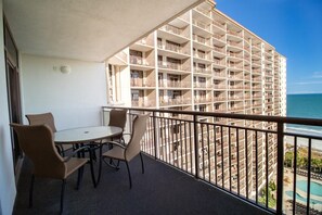 Outdoor dining - Sunsets & Sandcastles: 2BR Condo (North Myrtle Beach)
