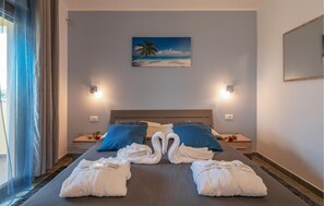 3 habitaciones, caja de seguridad en la habitación y cuna de viaje 