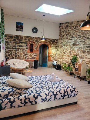 5 chambres, bureau, fer et planche à repasser, Wi-Fi