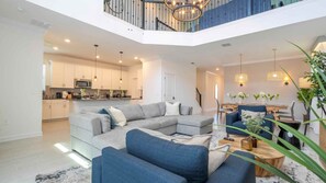 TV - 8940 Amazing House W/Pool near Disney world (Davenport)
