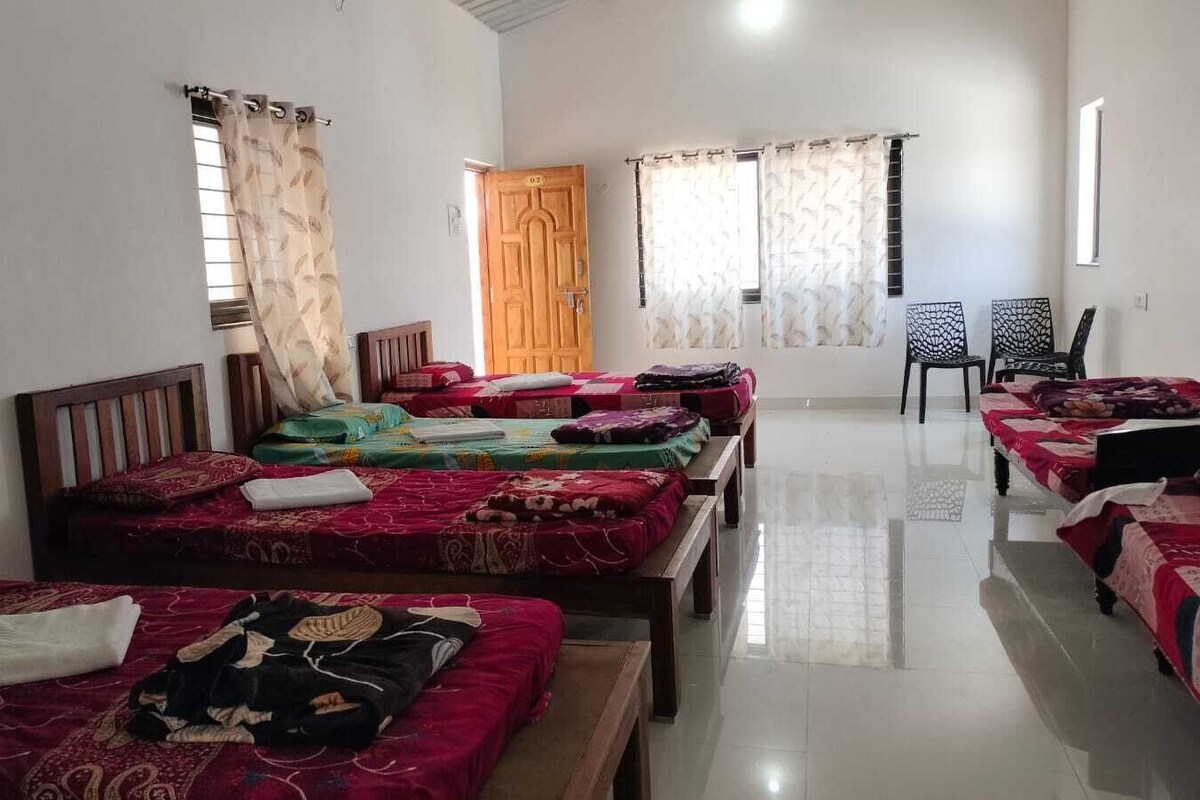 Standard Shared Dormitory | In-room safe, WiFi (free)