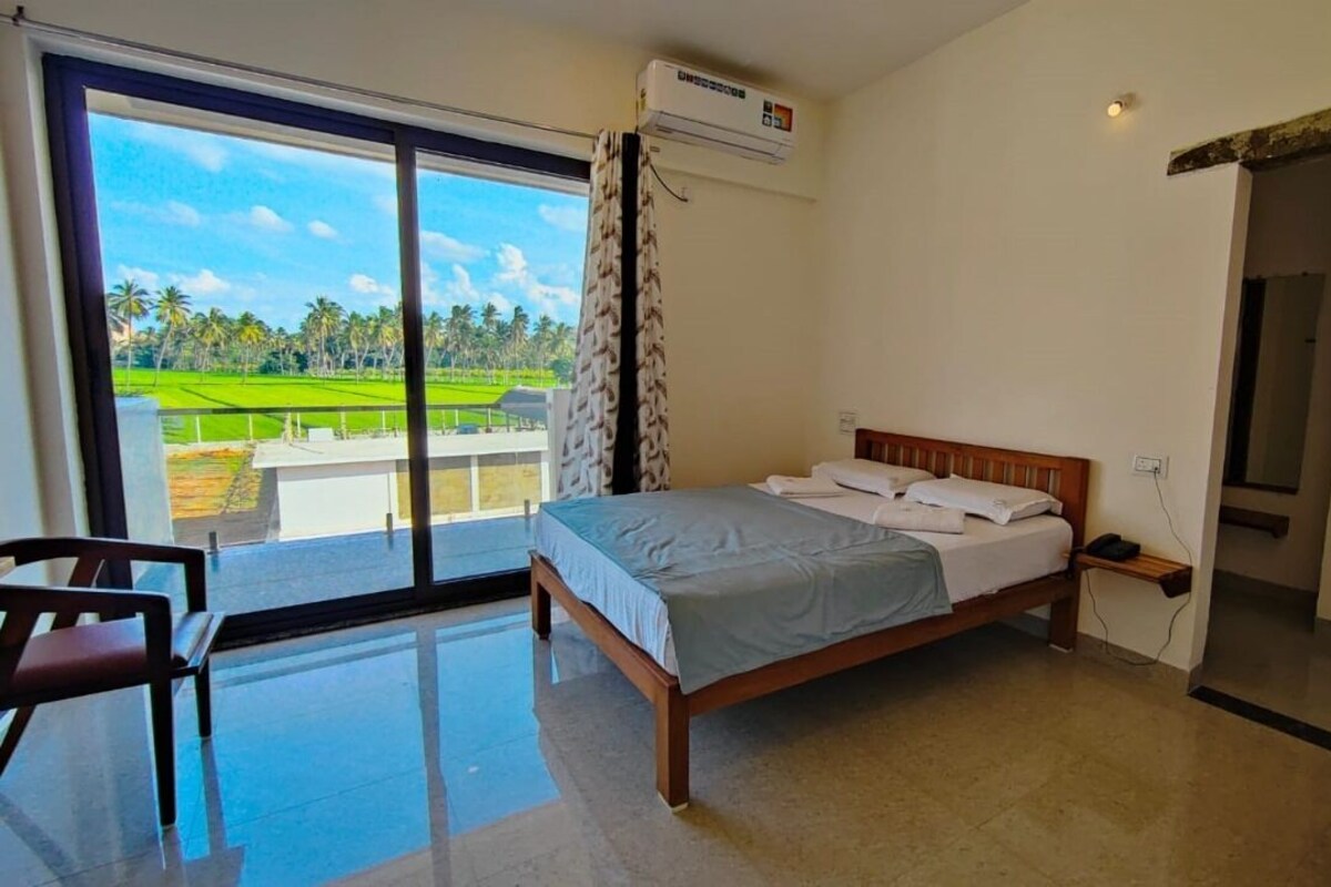 Deluxe Double Room | In-room safe, WiFi (free)