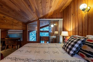3 bedrooms, iron/ironing board, free WiFi, bed sheets - Escape to Ptarmigan Village 98 (Whitefish)