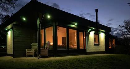 Privé Wellness Verblijf met Grote Tuin in de Natuur - Natuurhuisje Lotus