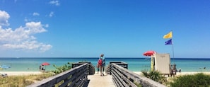 Tæt på stranden