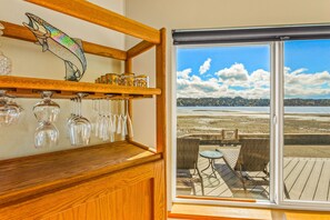 Interior - Tranquil Waterfront Home. Private Hot Tub. (Belfair)