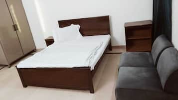 7 bedrooms, iron/ironing board, WiFi, bed sheets