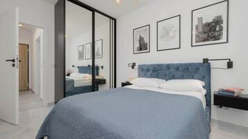 1 bedroom, desk, iron/ironing board, WiFi