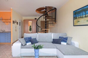 TV - Wybrzeże Kościuszkowskie 9C | Charming Apartment | Wi-Fi (Dziwnów)