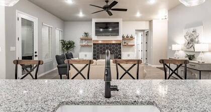 Modern Uptown - 4BR 2BA - New Construction