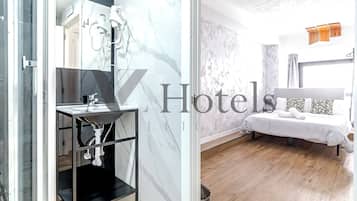 Habitación estándar doble, no fumadores, baño privado | Wifi gratis y ropa de cama