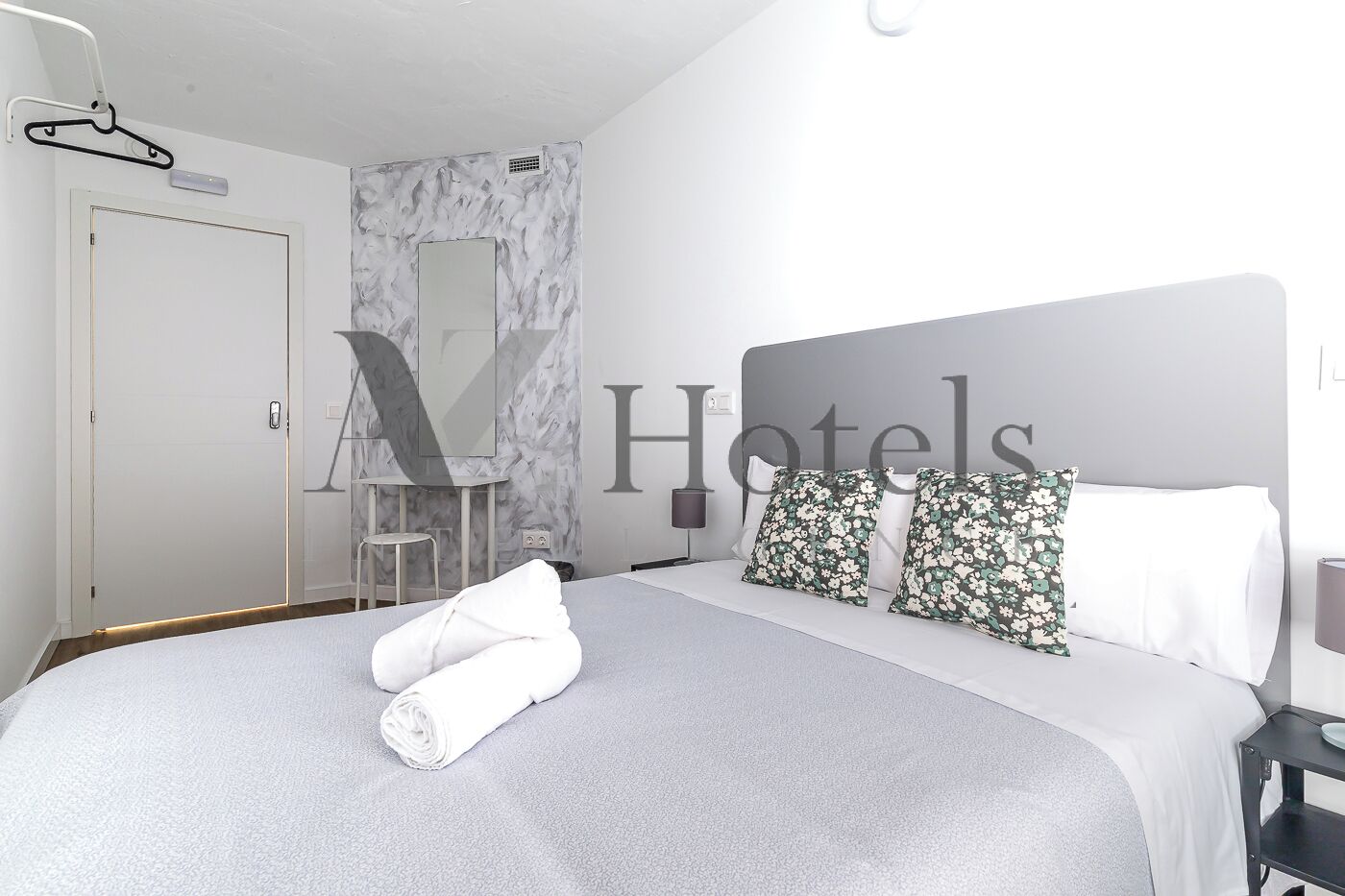 Photo - AYZ Princesa-Auto check-in property