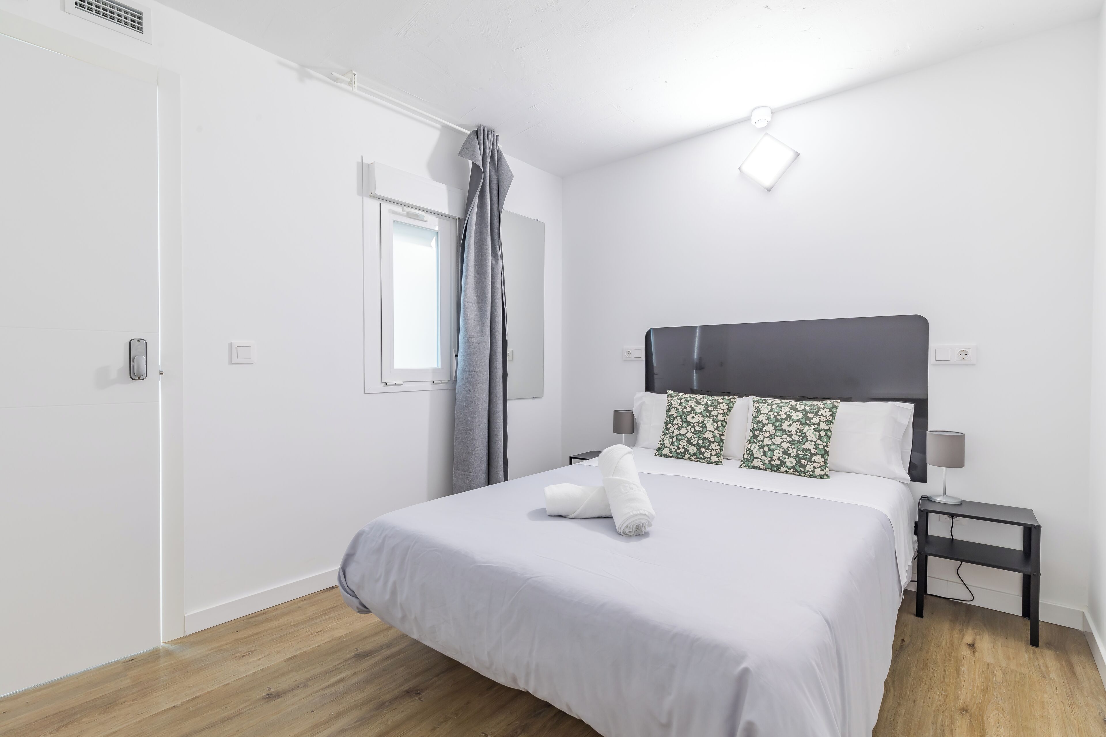 Quarto casal econômico, para não fumantes, banheiro compartilhado | Wi-Fi de cortesia, roupa de cama