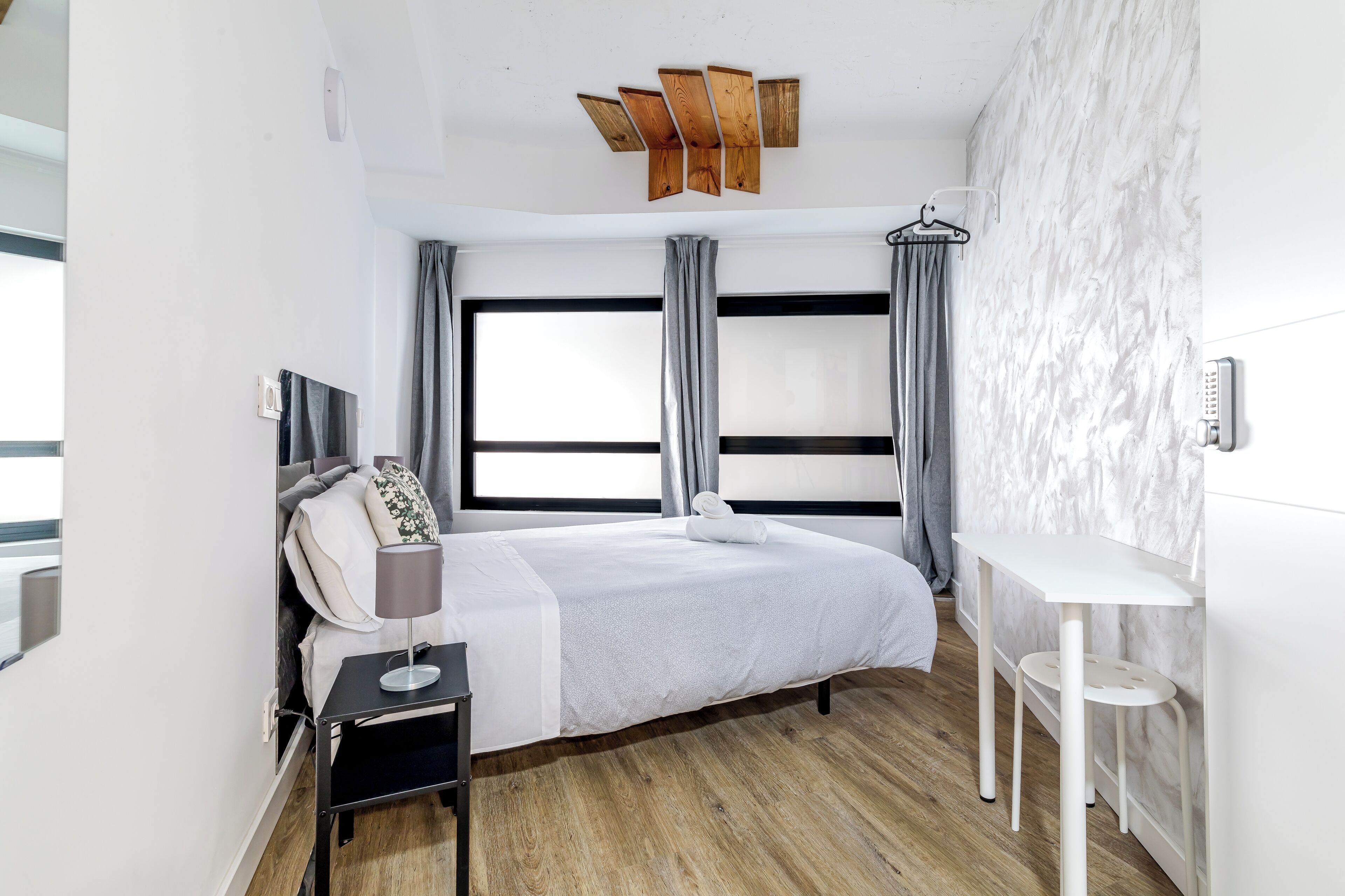 Photo - AYZ Princesa-Auto check-in property