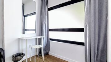 Habitación estándar doble, no fumadores, baño privado | Wifi gratis y ropa de cama