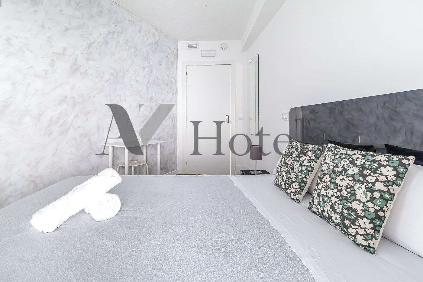 Photo - AYZ Princesa-Auto check-in property