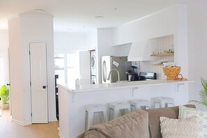 Wasserkocher mit Kaffee-/Teezubehör