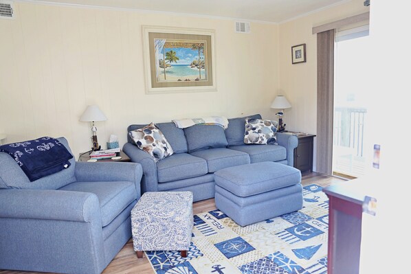 Smart TV - 3 Bedroom 2 Bath Waterfront Condo (Ocean City)