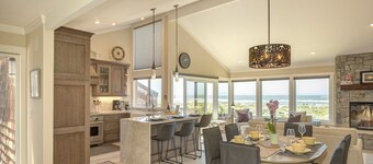 3930 Bella Casa - Oceanfront Condo, Pool & Tennis