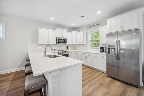 4BR Litchfield Retreat, Near Beach, Next to Bike Trail