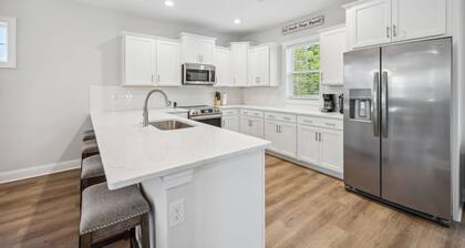 4BR Litchfield Retreat, Near Beach, Next to Bike Trail