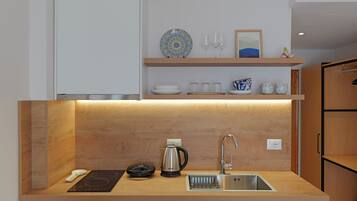 Double Room, Sea View | Private kitchen | Fridge, stovetop, toaster, cookware/dishes/utensils