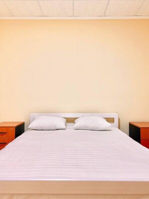 Economy-Zimmer | Verdunkelungsvorhänge, Bügeleisen/Bügelbrett, kostenloses WLAN
