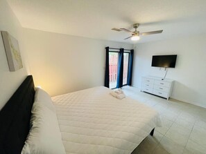 1 slaapkamer, een strijkplank/strijkijzer, wifi, beddengoed