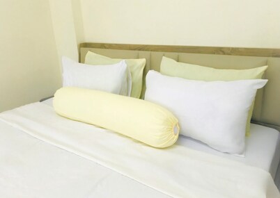 Private room Large bed, en-suite bathroom, Kitchen, parking, near night bazaar.
